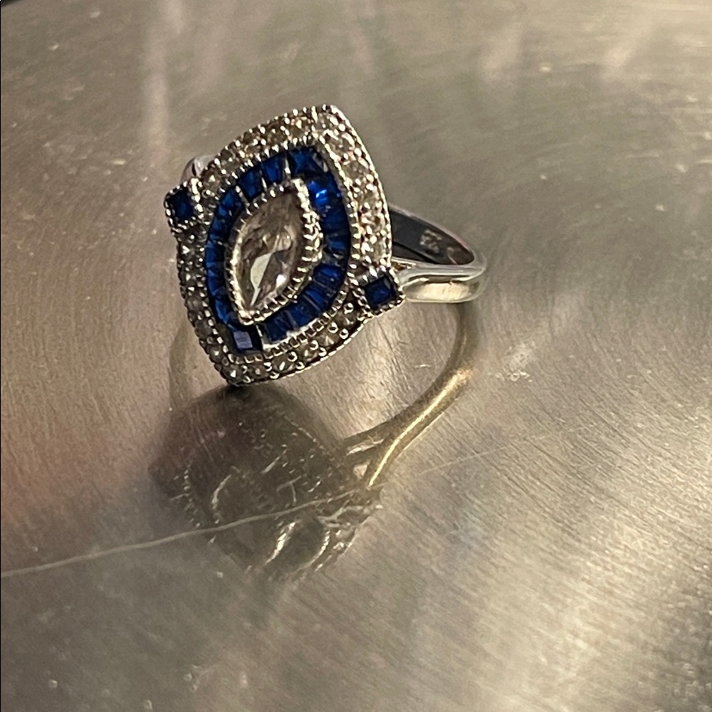 Beautiful ring silver 925 sterling size 8 teardrop blue/white cubic zirconia - Picture 2 of 14